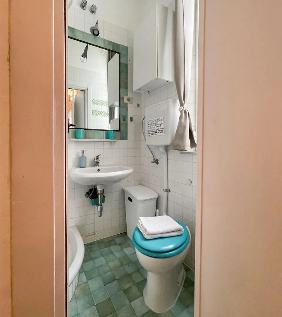 Apartment Lovelyloft, Via Meda Milan Italy